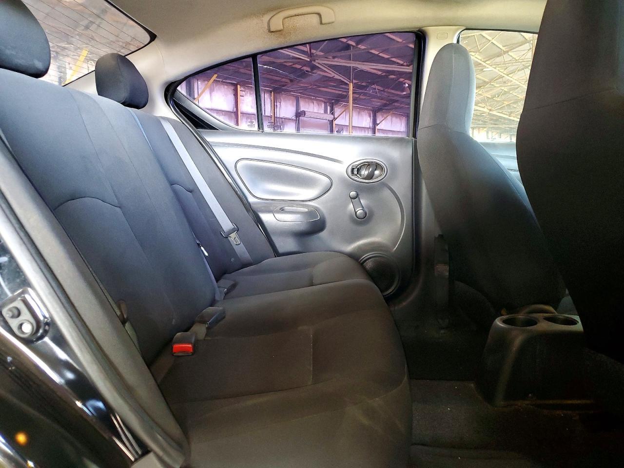 2015 NISSAN VERSA