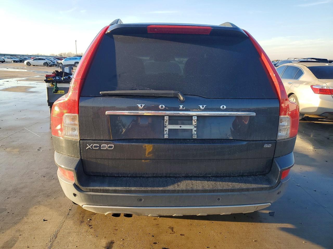 2010 VOLVO XC90