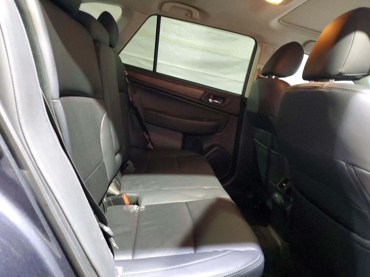 2015 SUBARU Outback