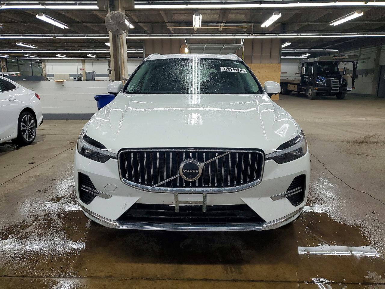 2023 VOLVO XC60