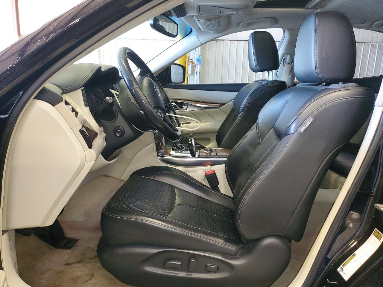 2011 INFINITI M37