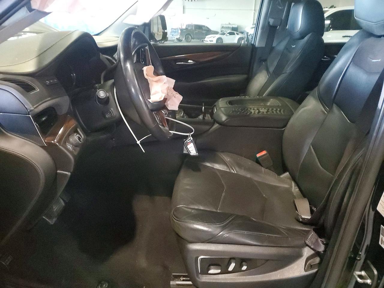 2017 CADILLAC Escalade ESV