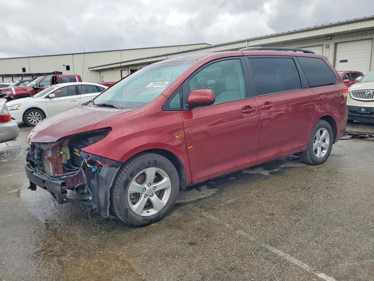 2014 TOYOTA SIENNA