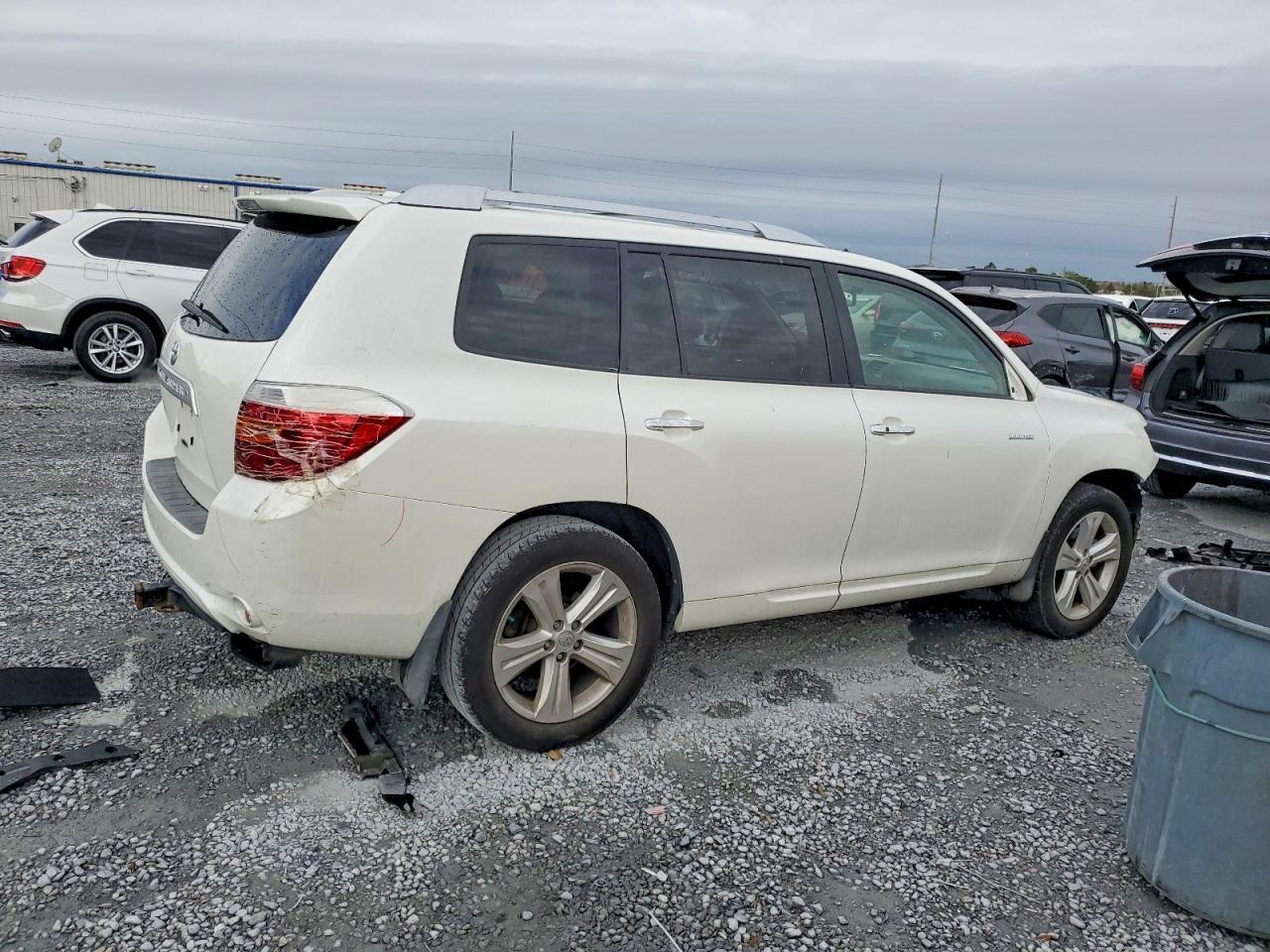 2010 TOYOTA HIGHLANDER