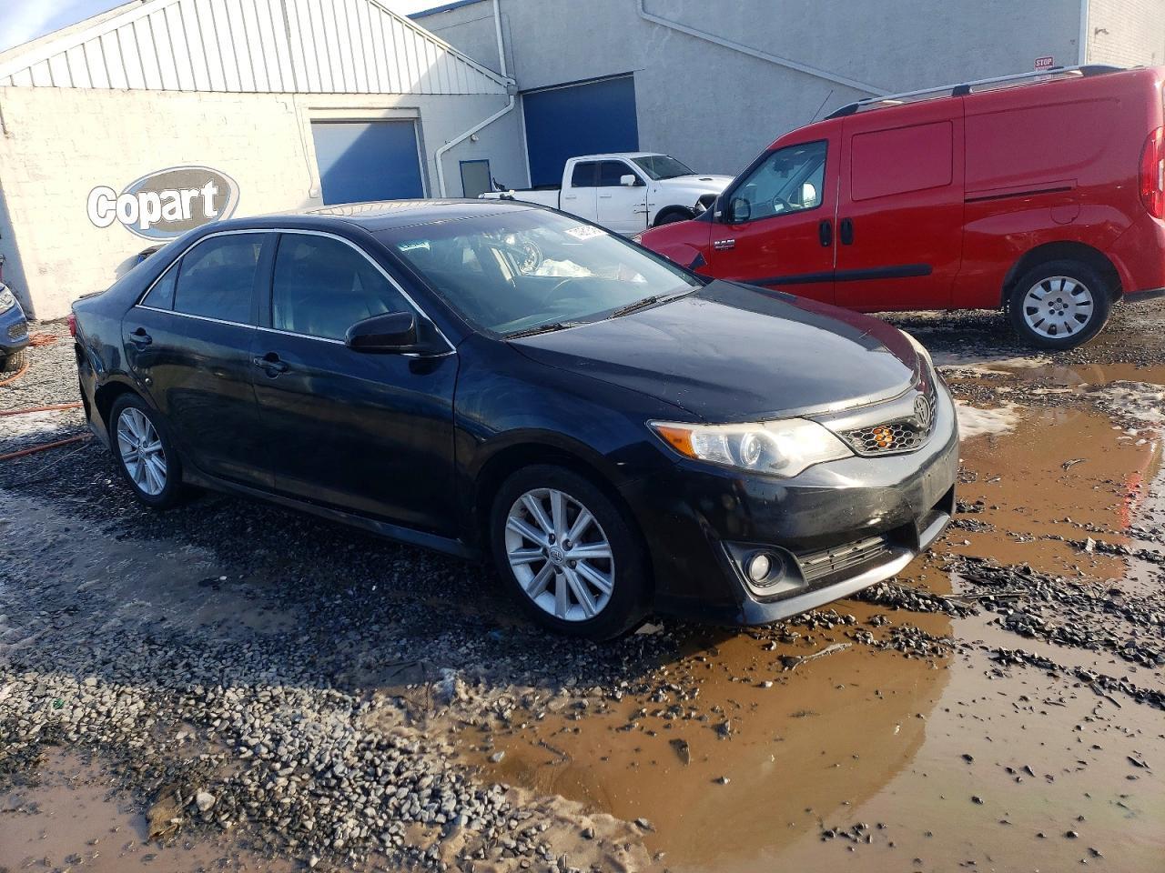 2014 TOYOTA CAMRY