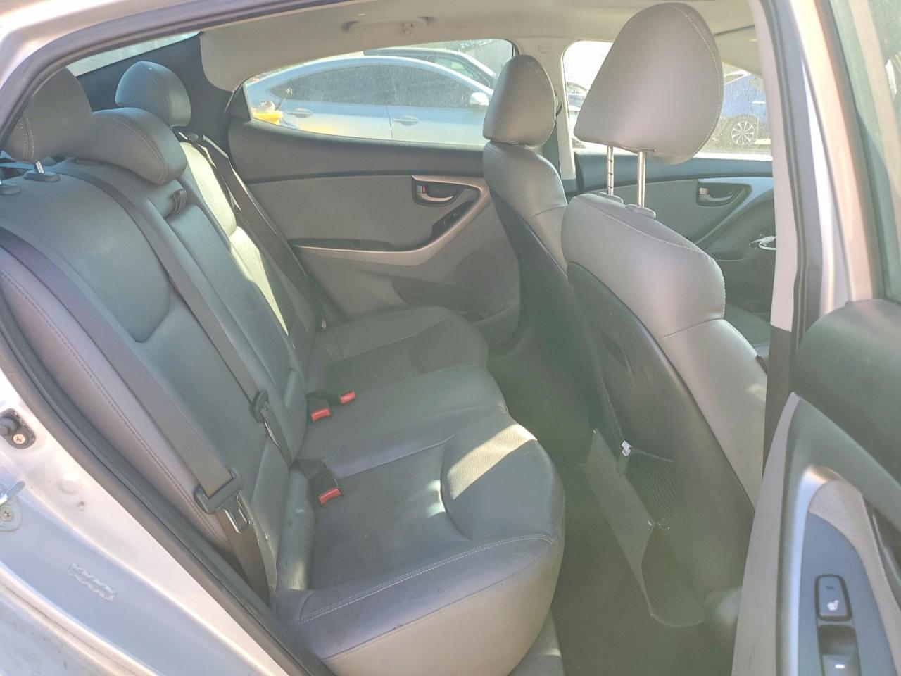 2012 HYUNDAI ELANTRA