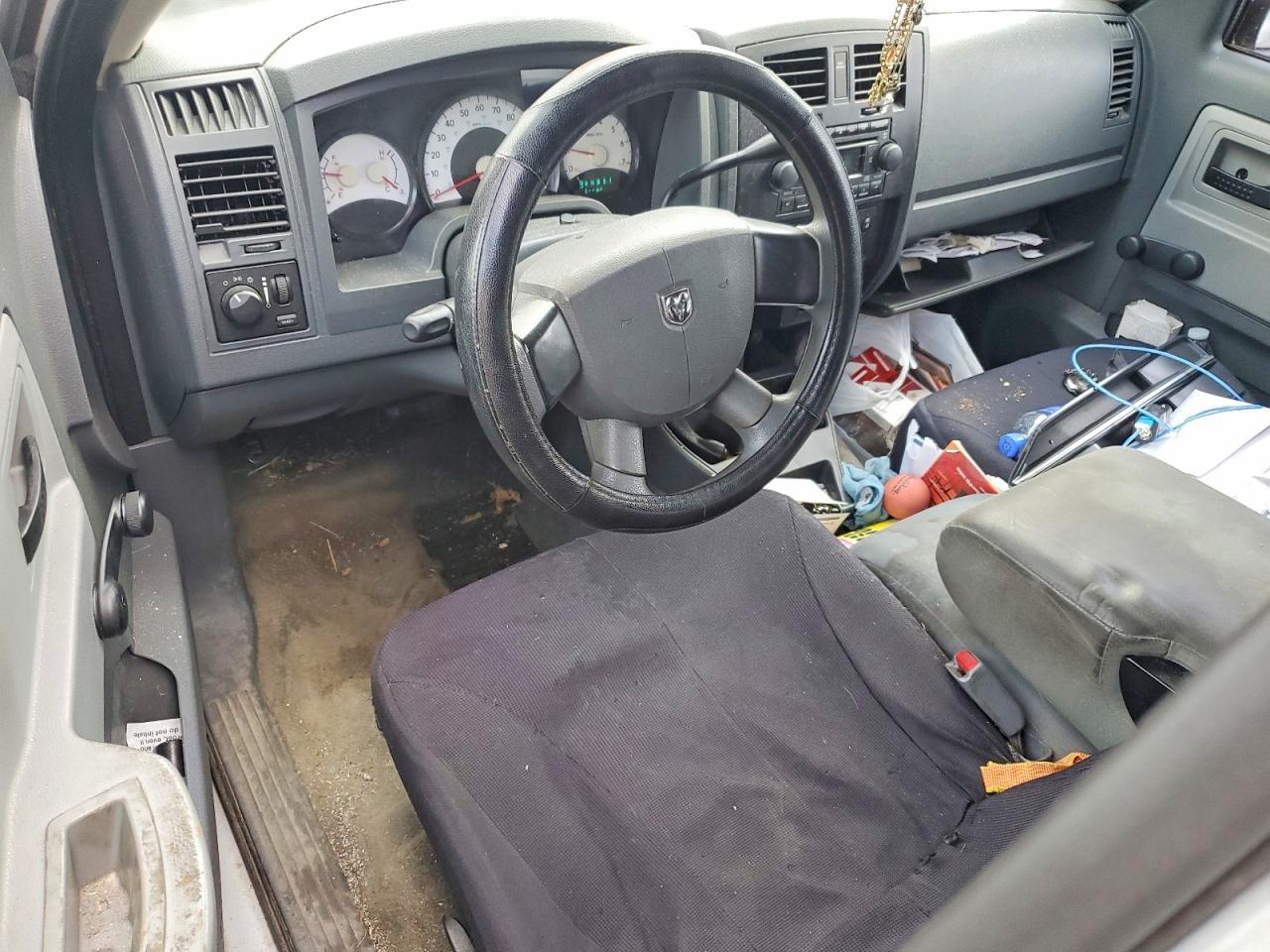 2005 DODGE Dakota