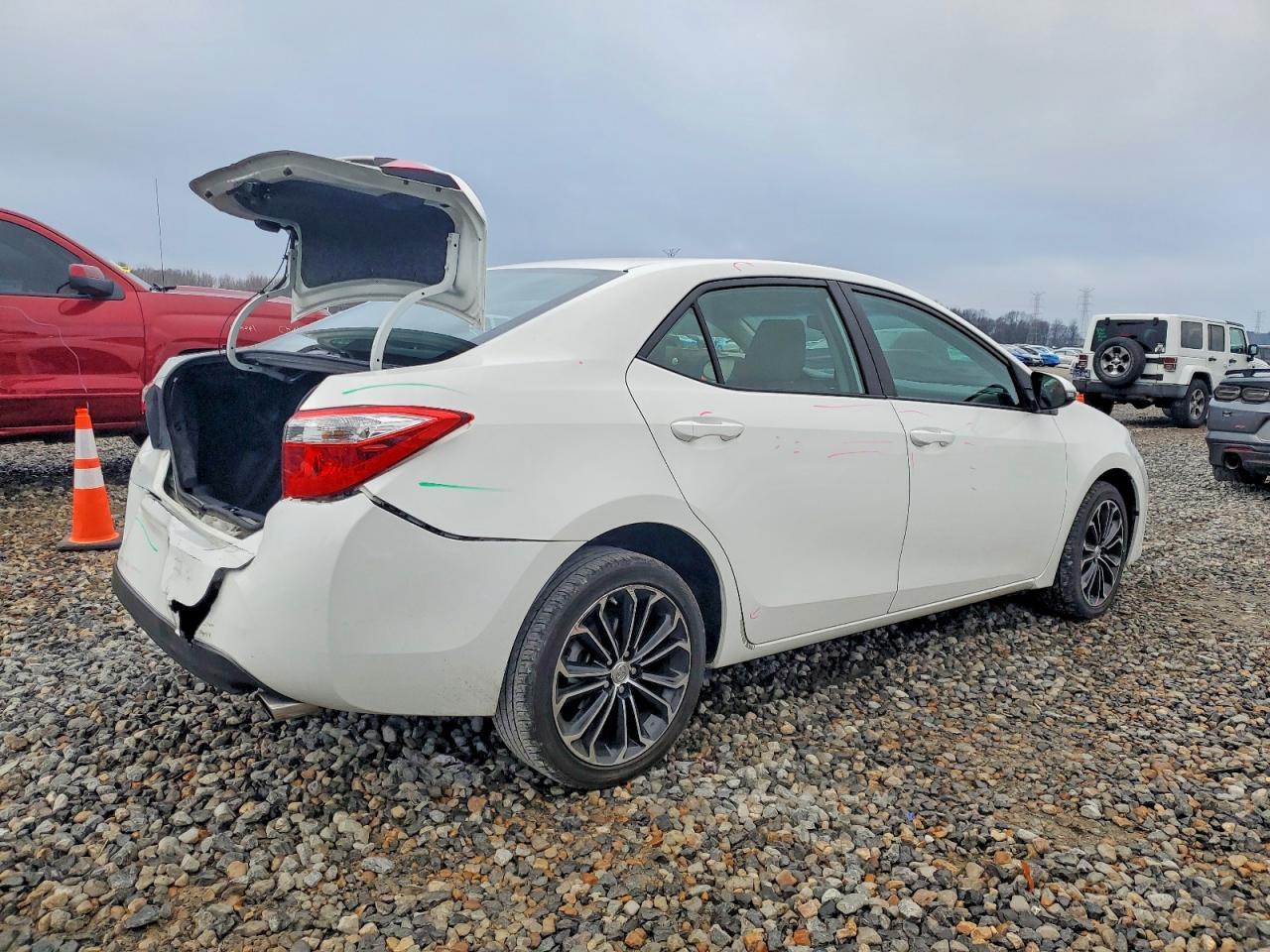2016 TOYOTA COROLLA