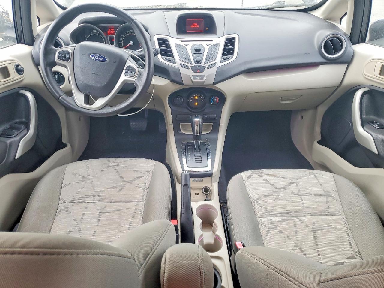 2013 FORD Fiesta