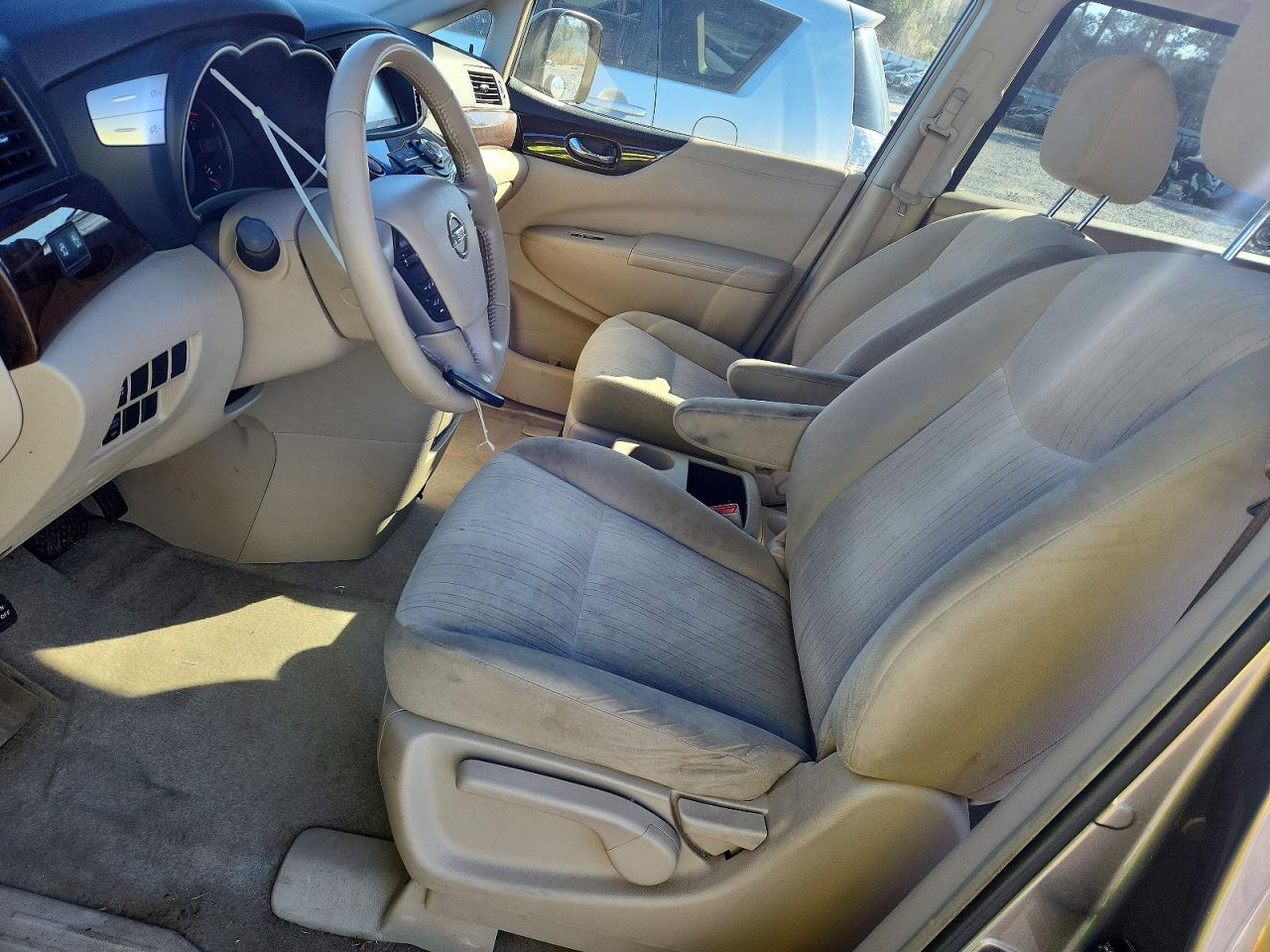 2014 NISSAN Quest