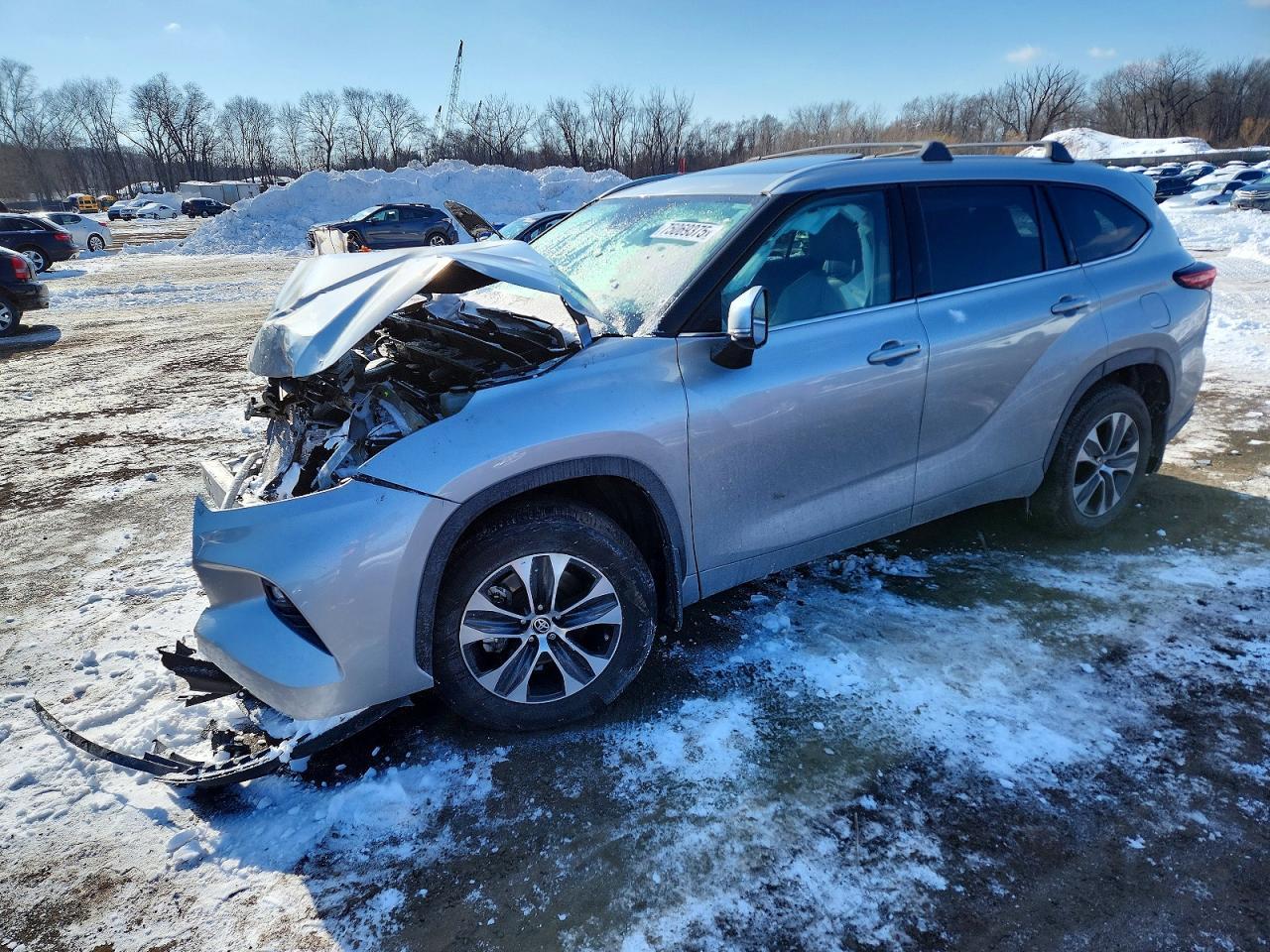 2022 TOYOTA HIGHLANDER