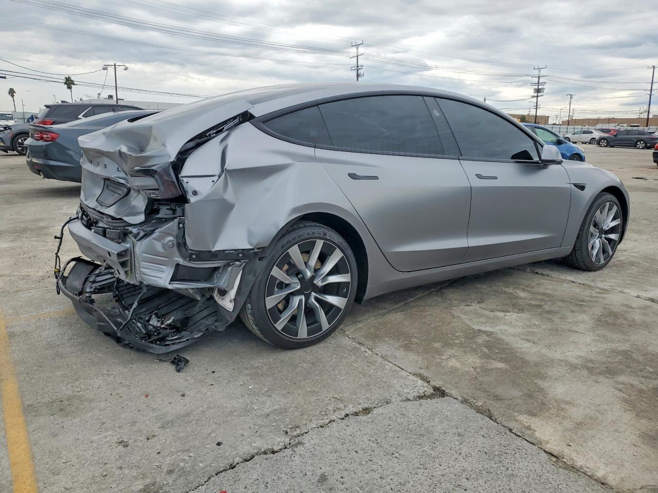 2025 TESLA MODEL 3