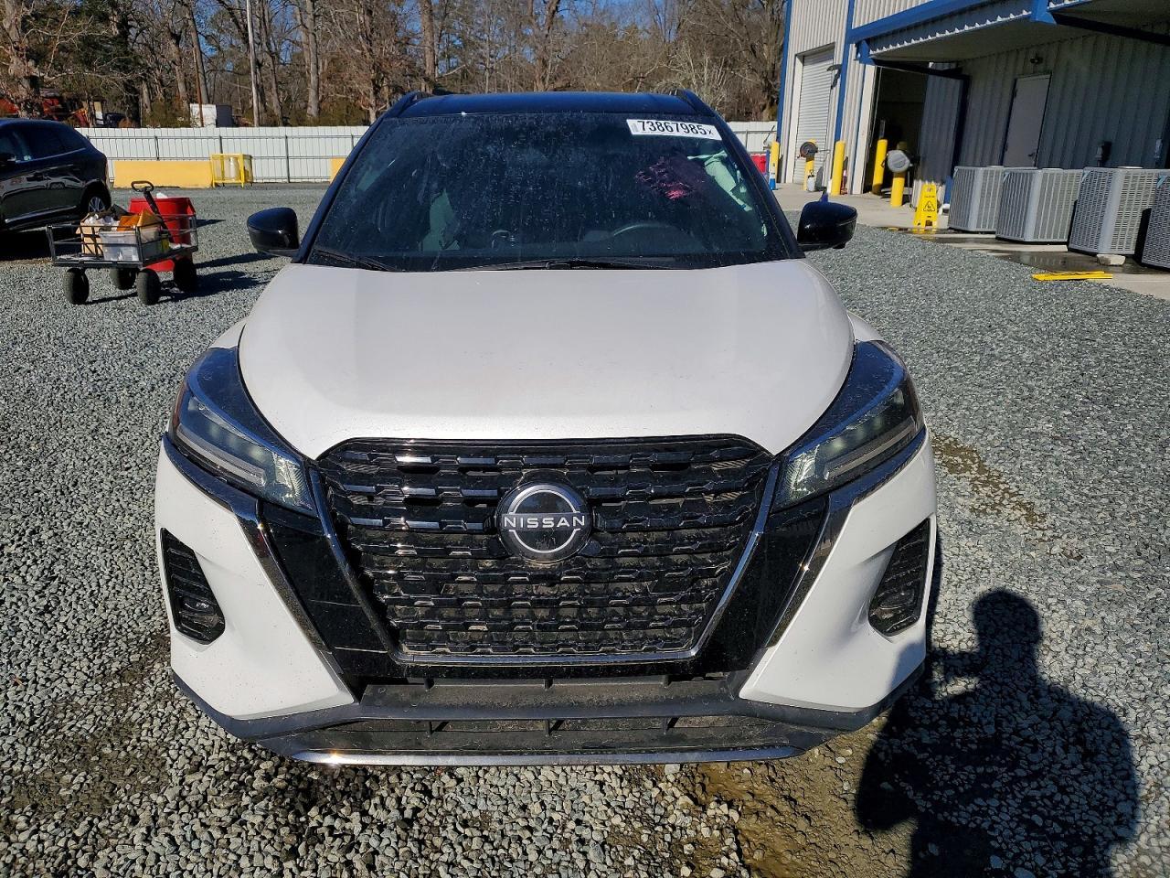 2023 NISSAN KICKS