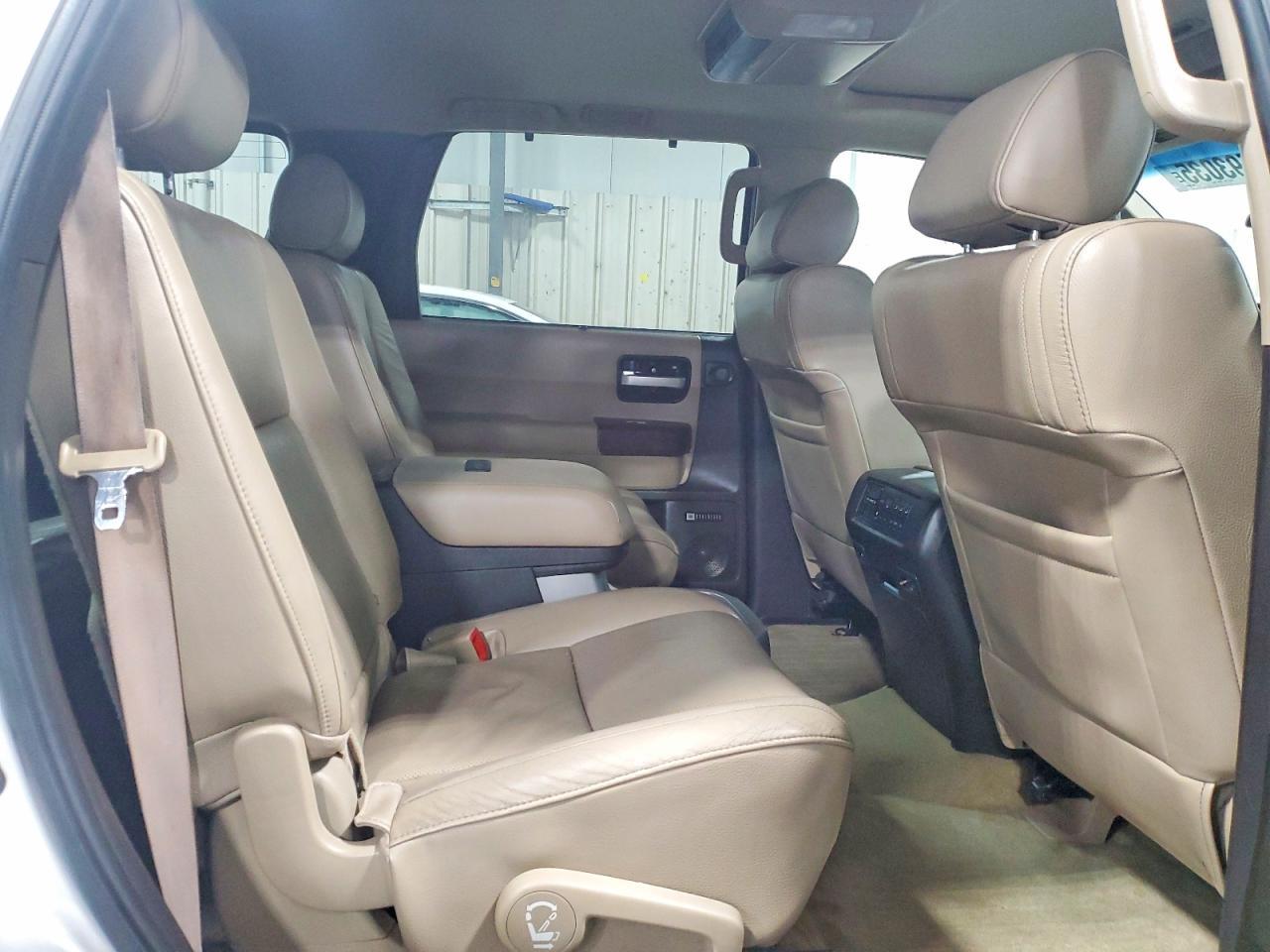 2008 TOYOTA Sequoia