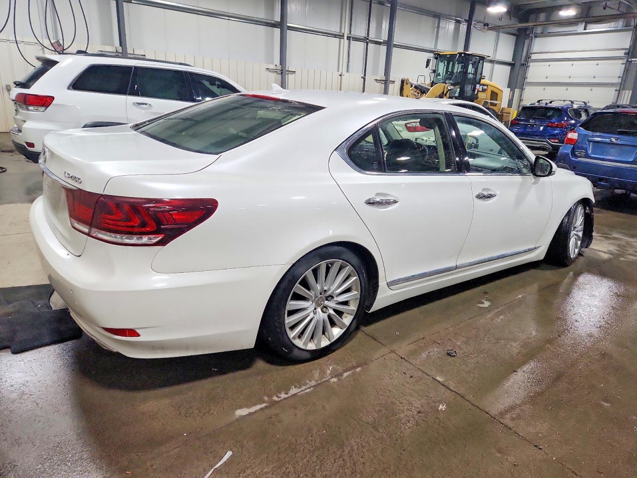 2013 LEXUS LS 460