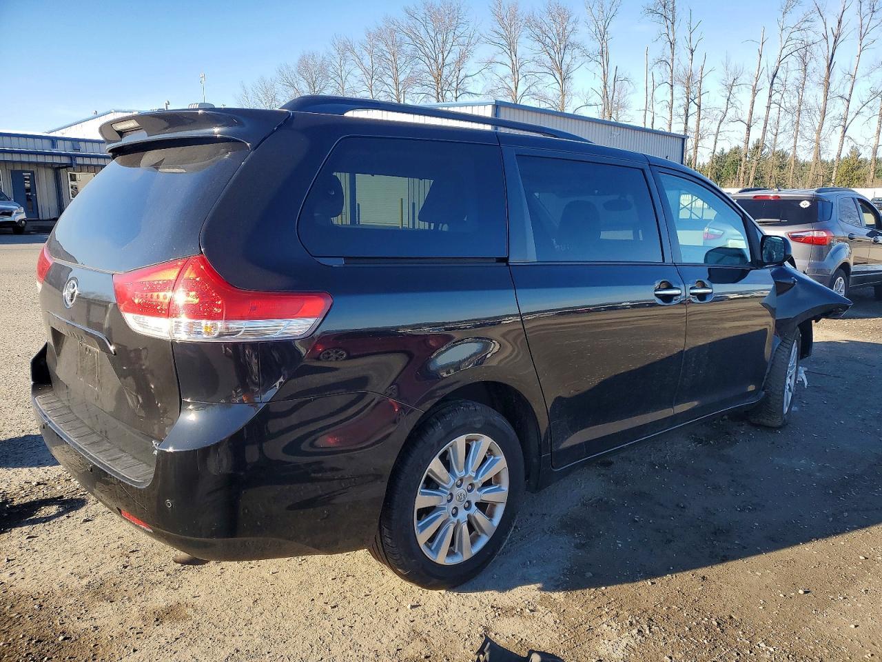 2014 TOYOTA SIENNA