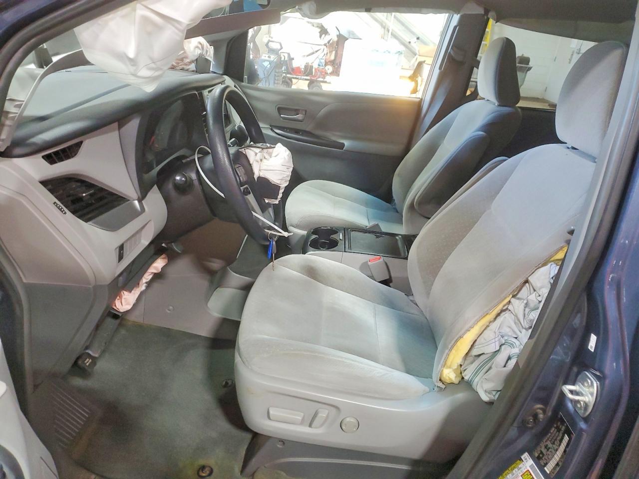 2017 TOYOTA SIENNA