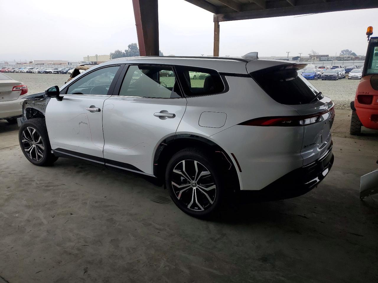 2025 TOYOTA Crown