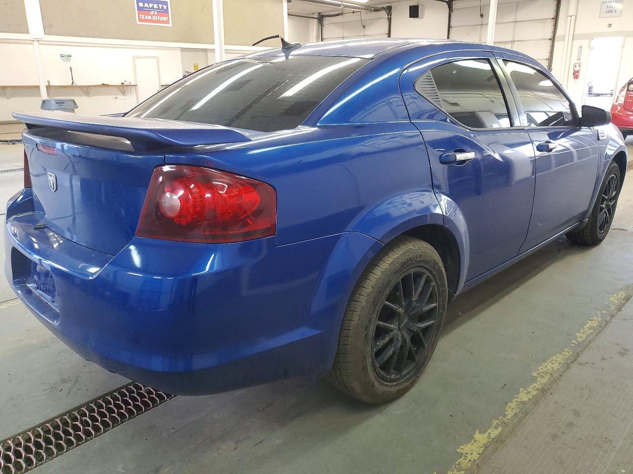 2013 DODGE Avenger