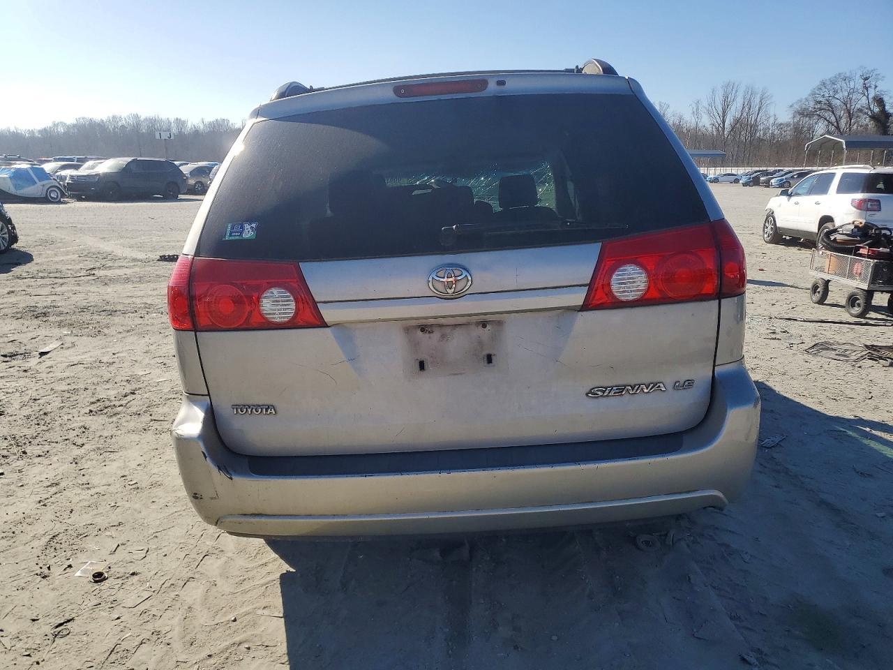 2006 TOYOTA SIENNA