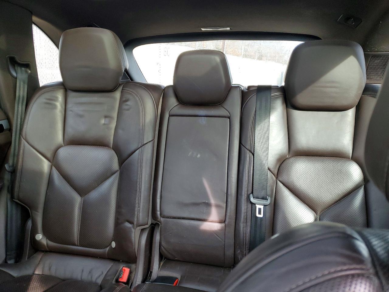 2015 PORSCHE CAYENNE