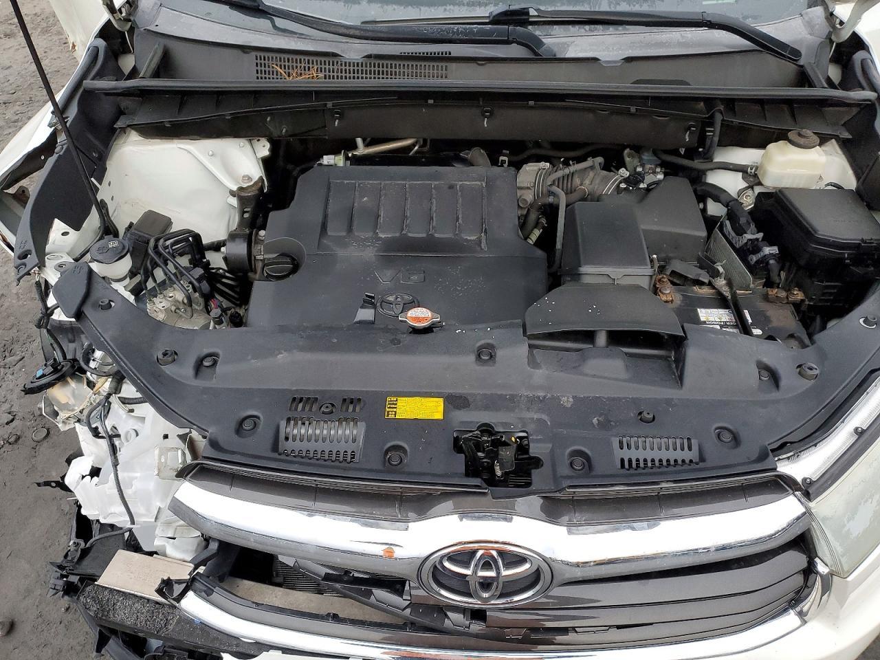 2016 TOYOTA HIGHLANDER