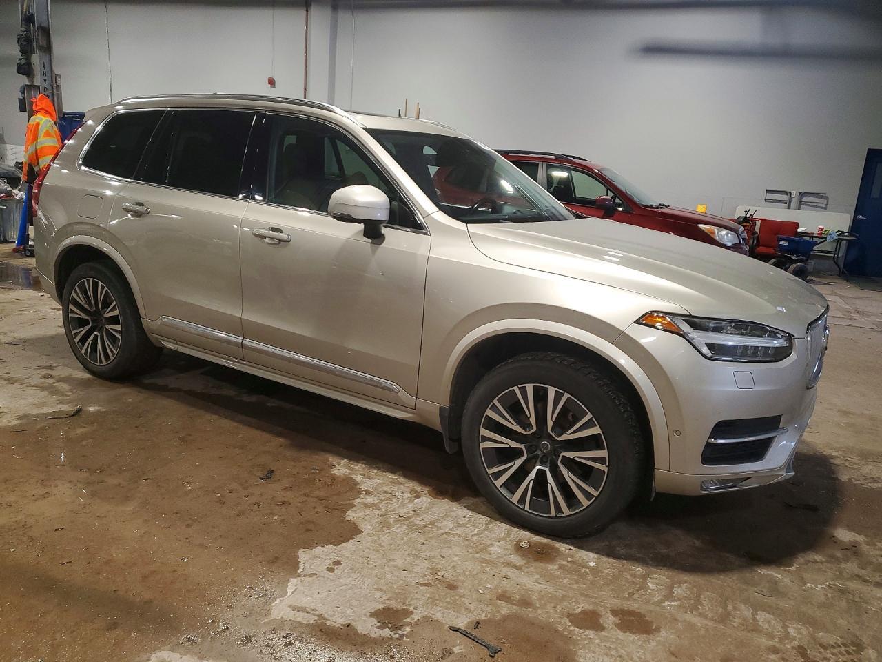 2016 VOLVO XC90