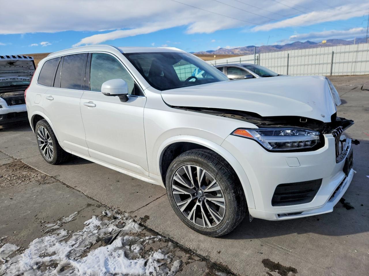 2020 VOLVO XC90