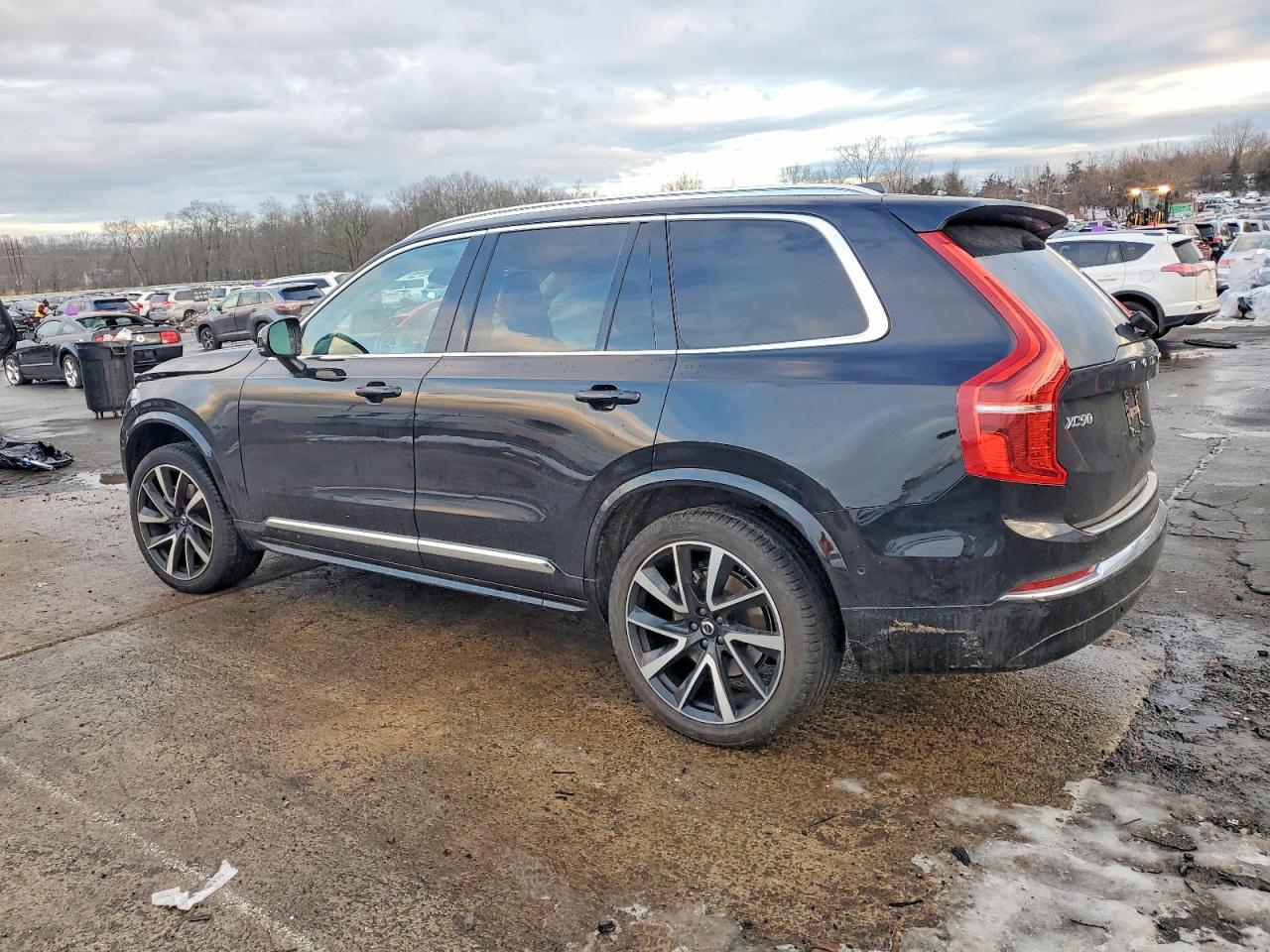 2023 VOLVO XC90