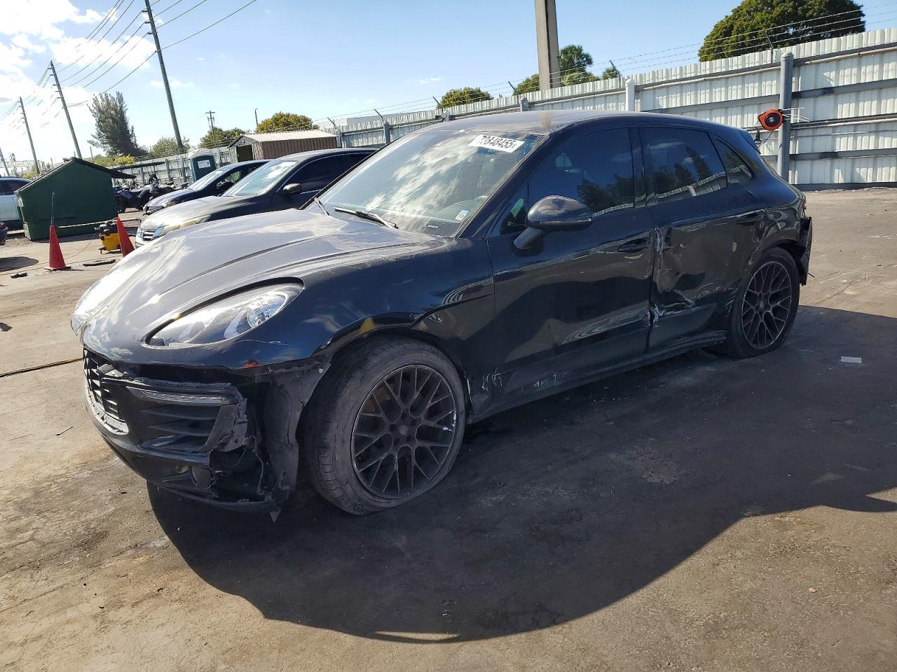 2018 PORSCHE Macan