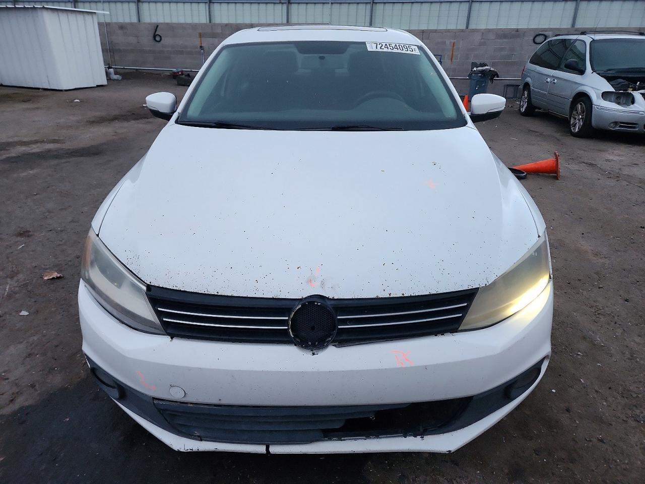 2011 VOLKSWAGEN JETTA