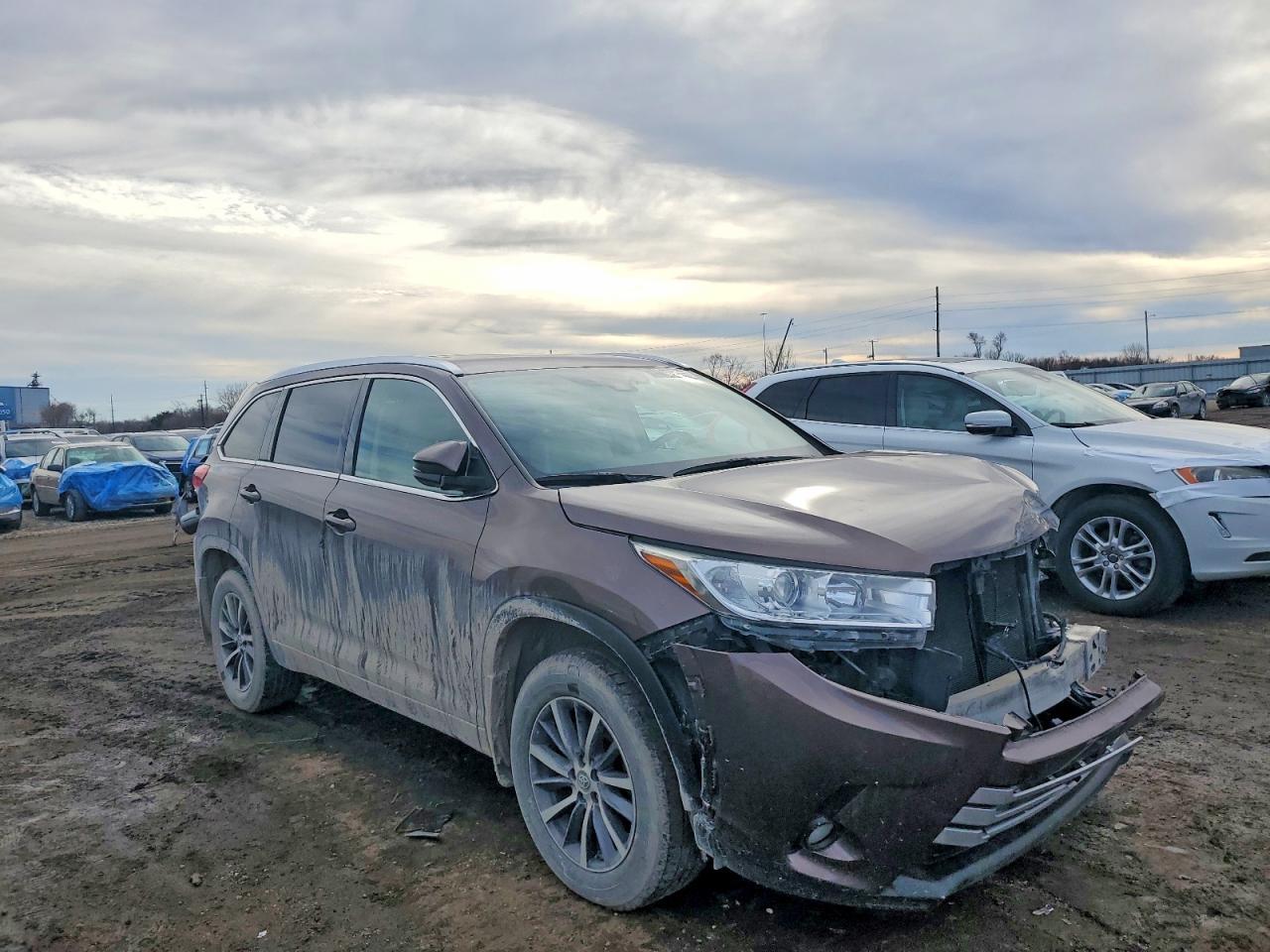 2017 TOYOTA HIGHLANDER