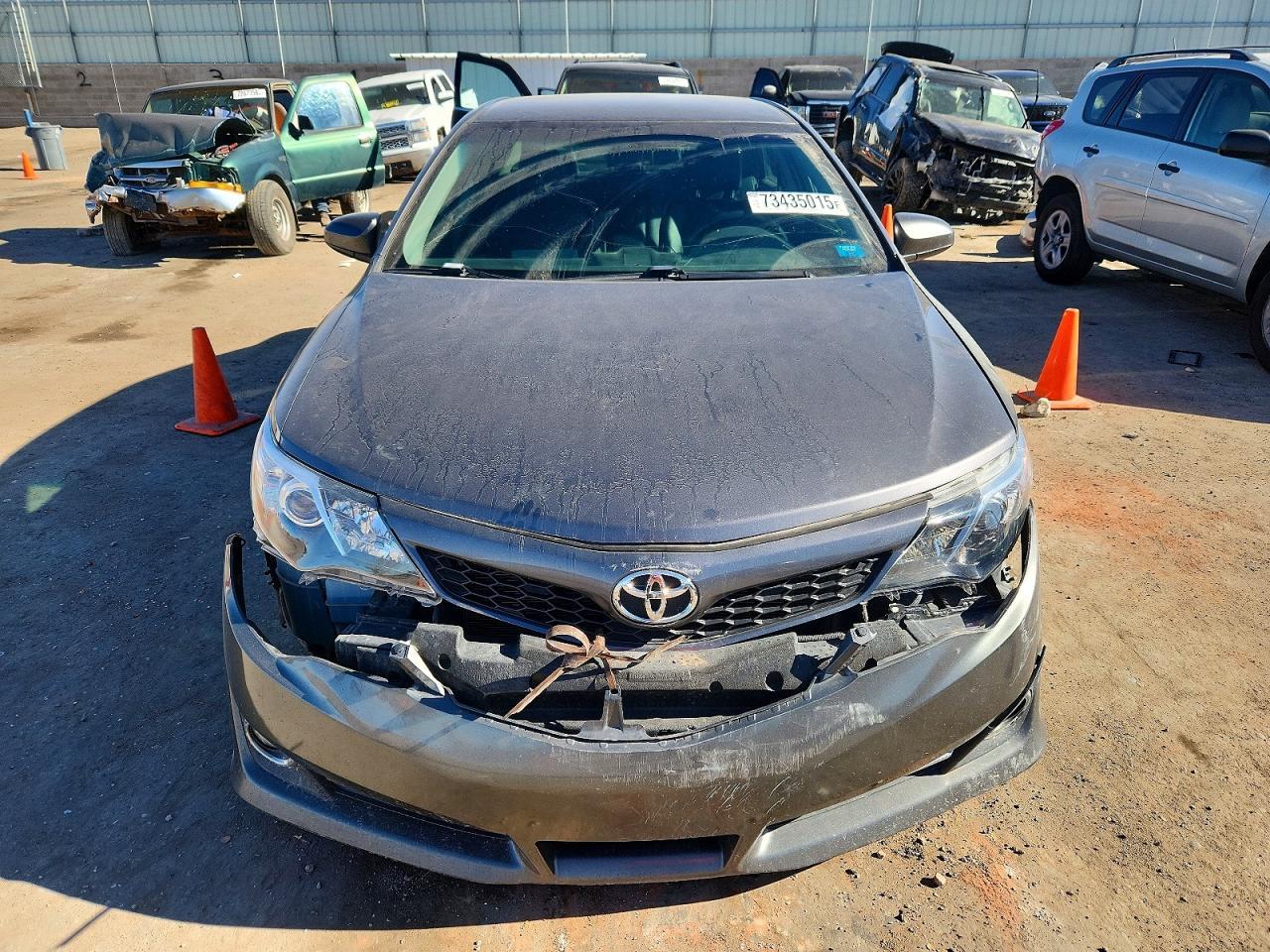 2014 TOYOTA CAMRY