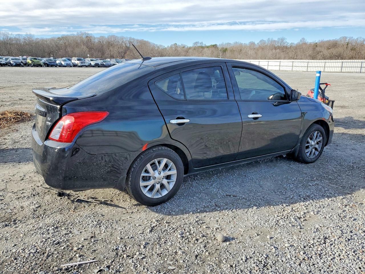 2017 NISSAN VERSA