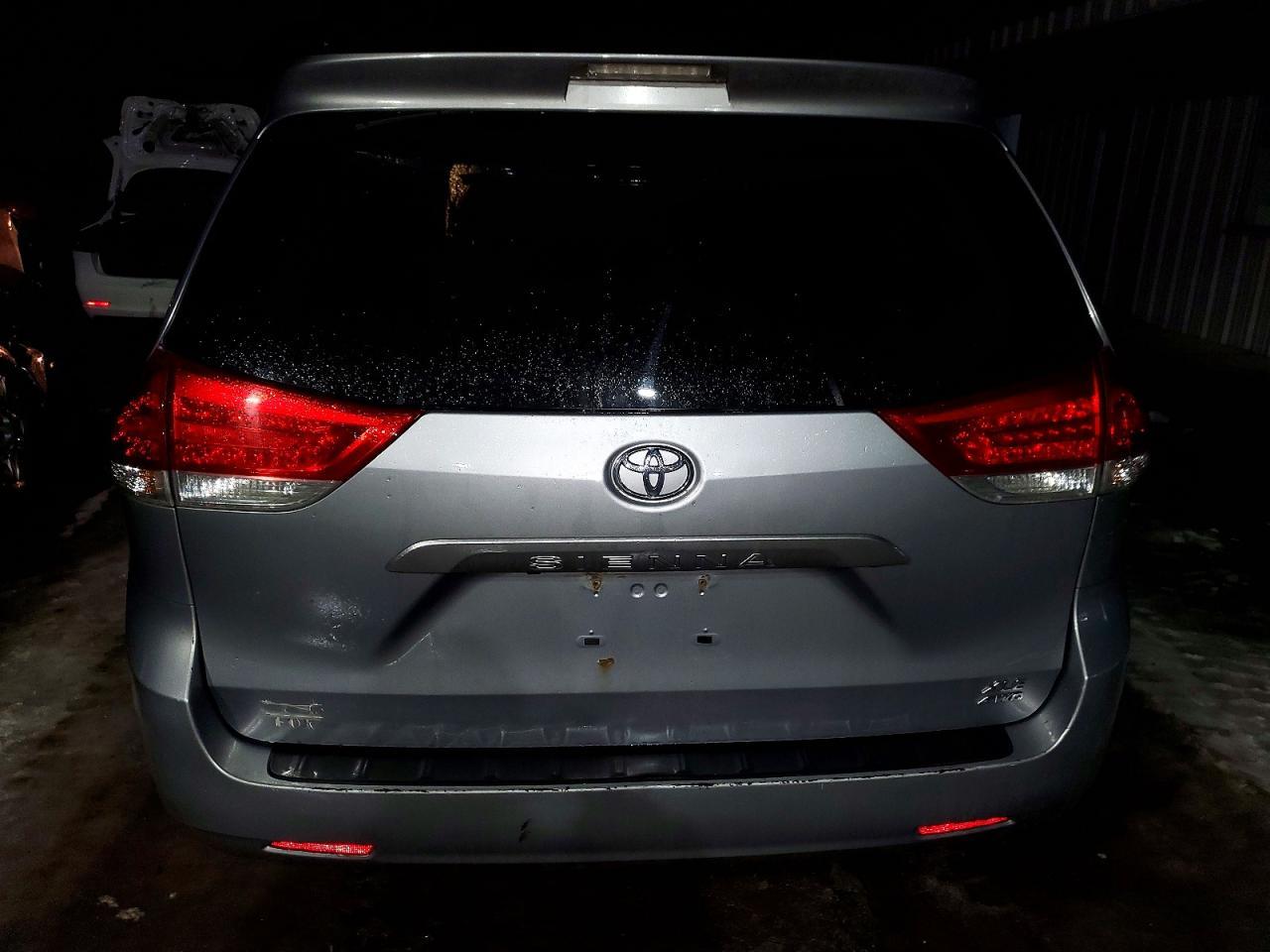 2014 TOYOTA SIENNA