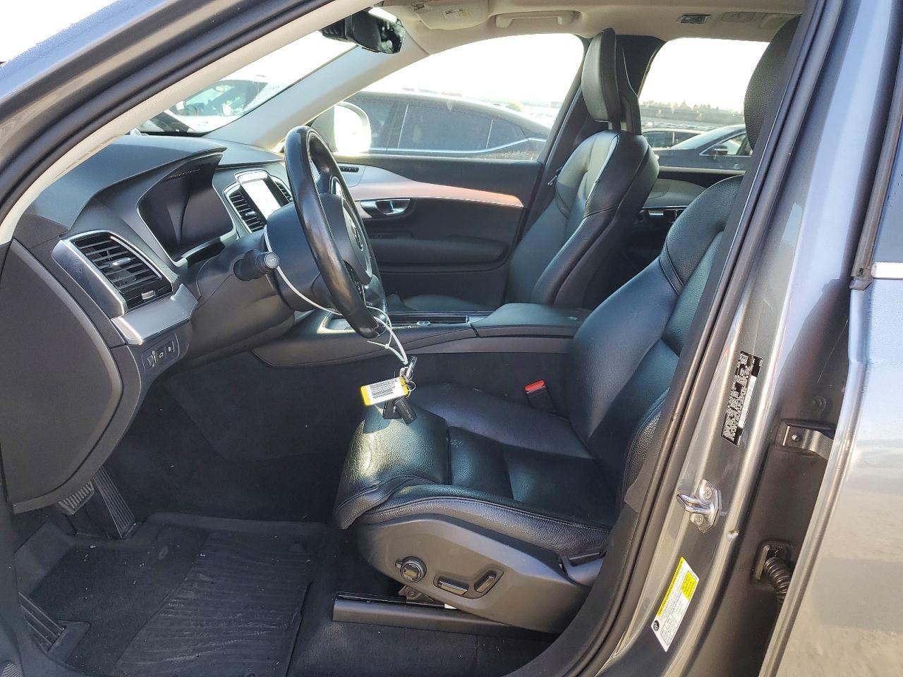 2016 VOLVO XC90