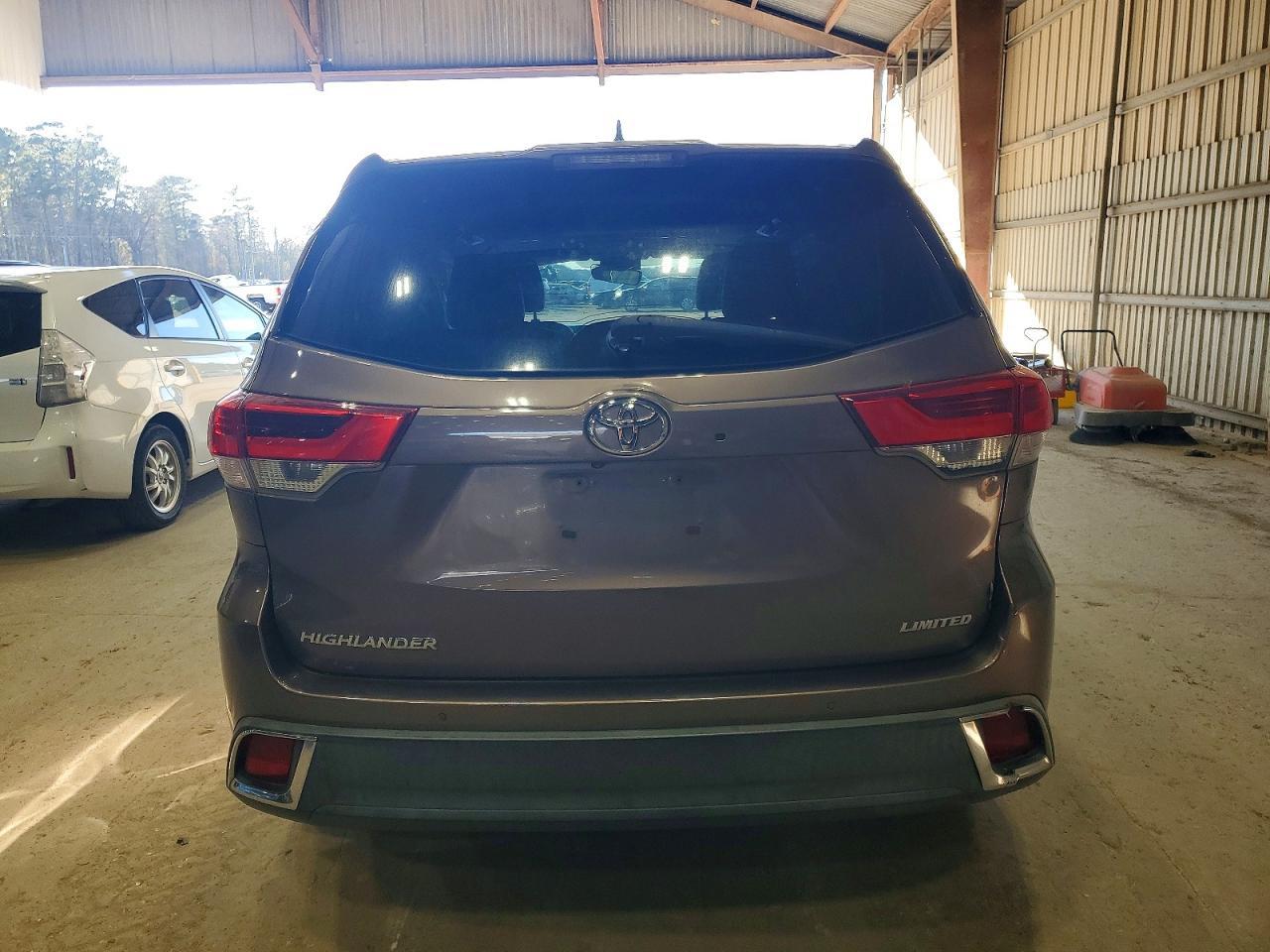 2018 TOYOTA HIGHLANDER