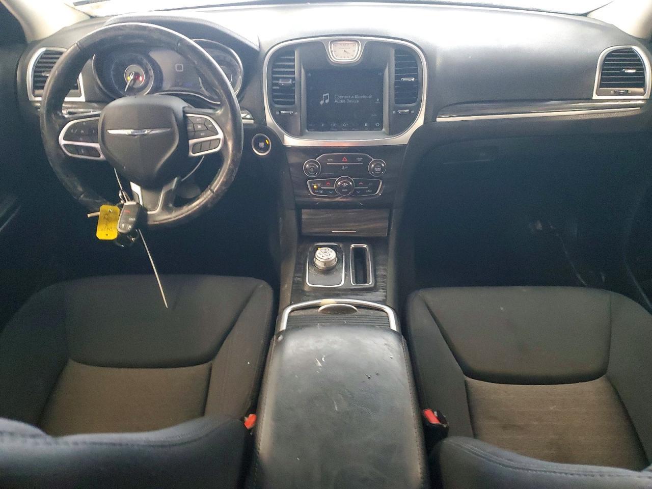 2019 CHRYSLER 300