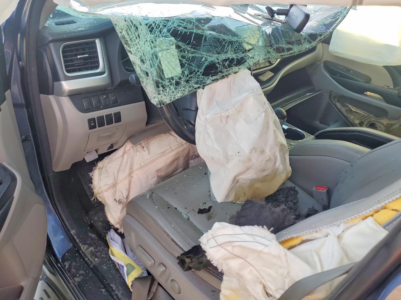 2015 TOYOTA HIGHLANDER