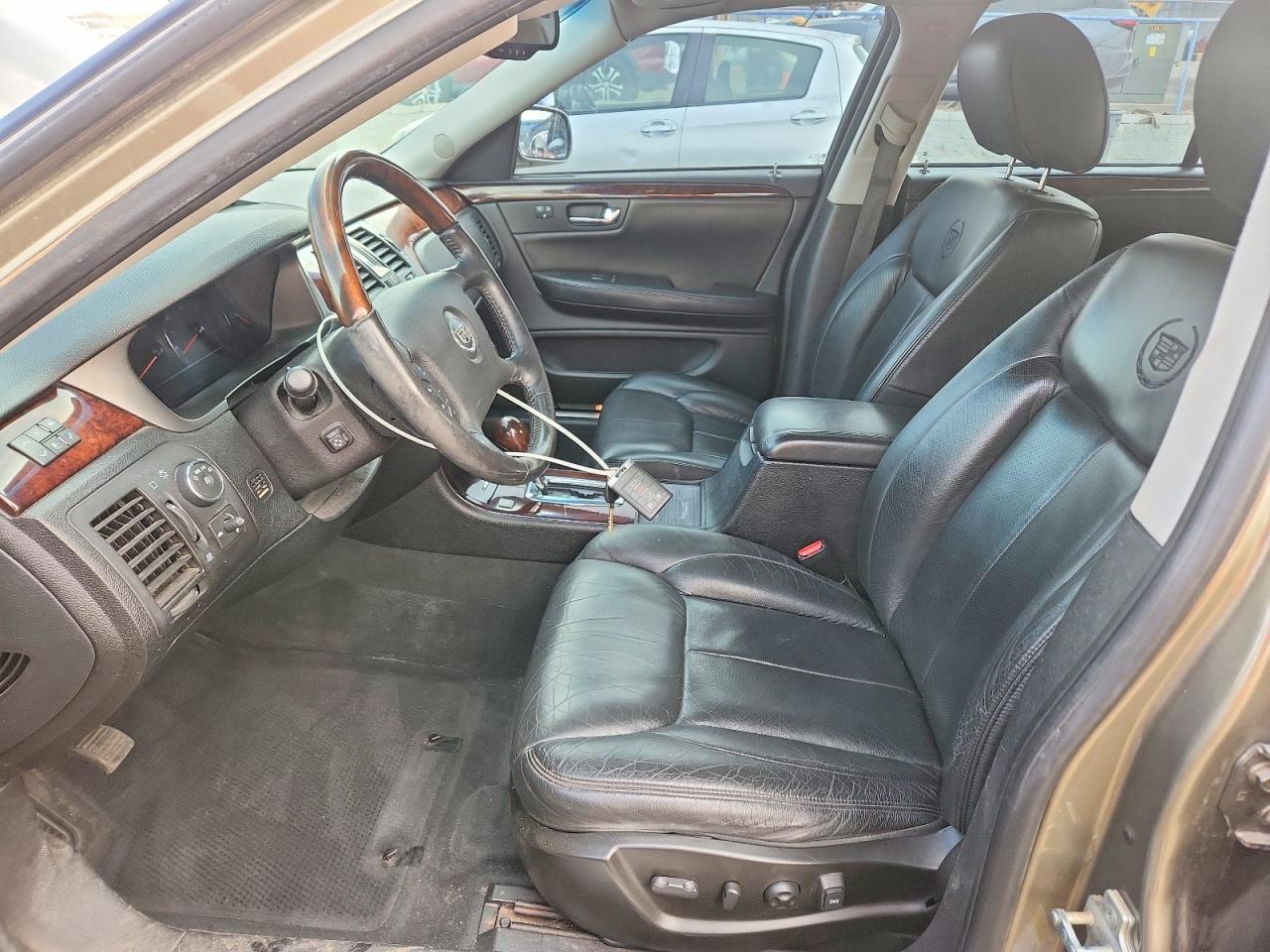 2010 CADILLAC DTS