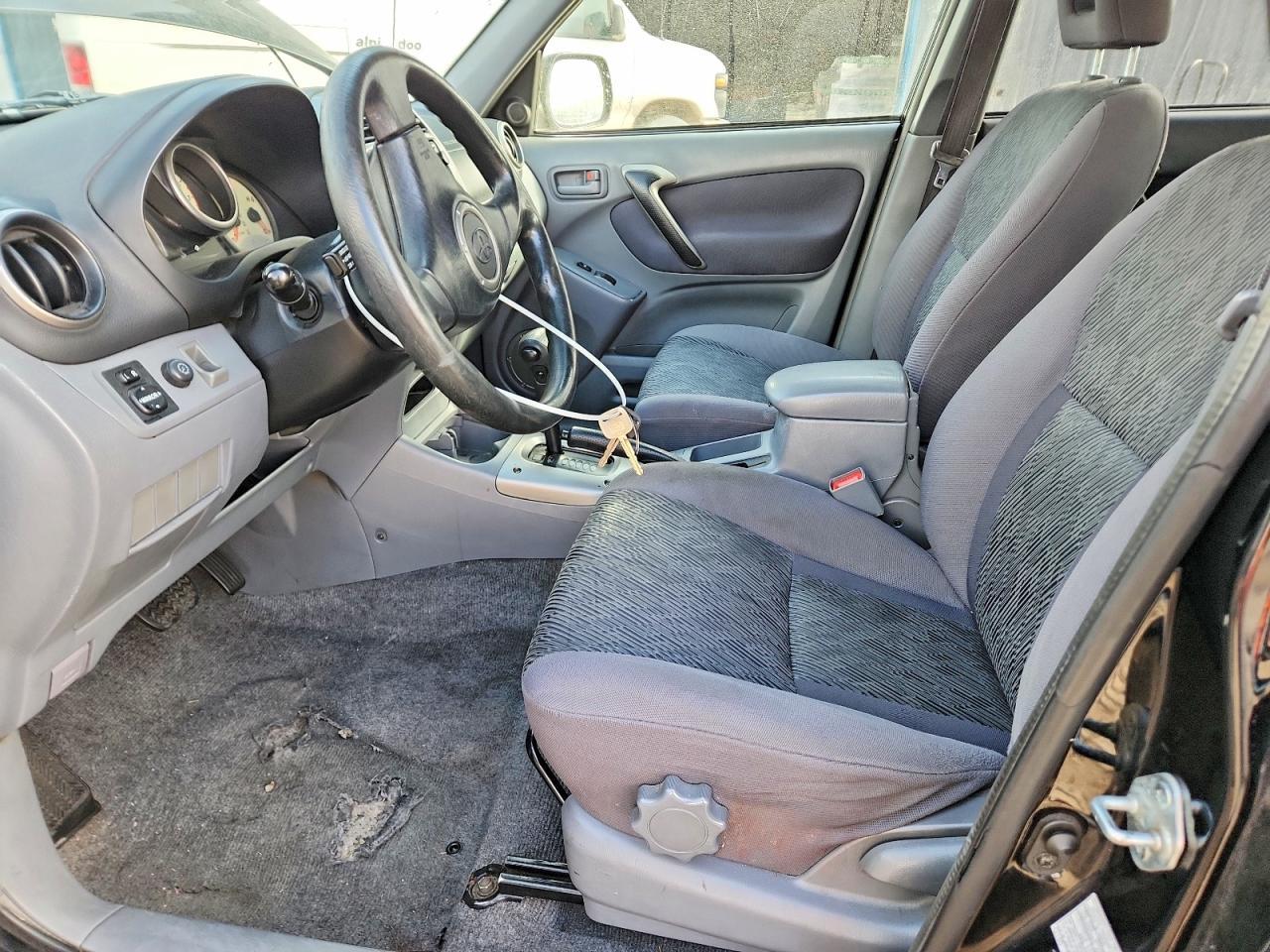 2002 TOYOTA RAV4
