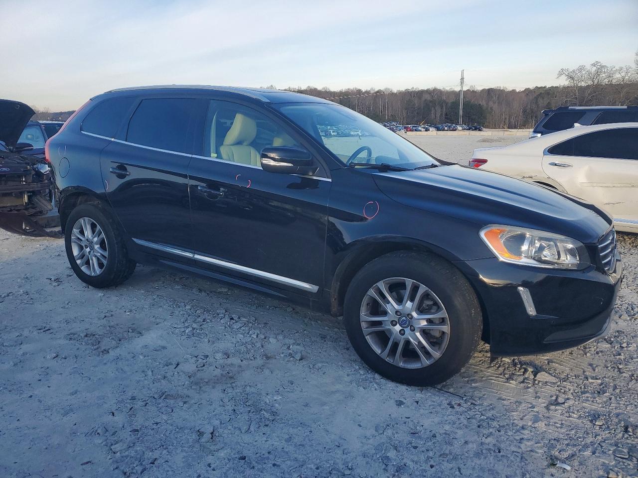 2016 VOLVO XC60