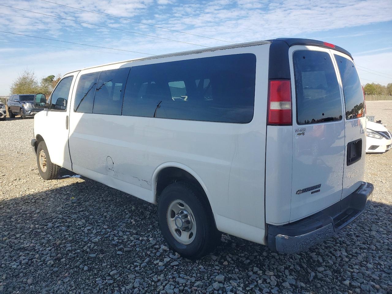 2014 CHEVROLET Express 3500