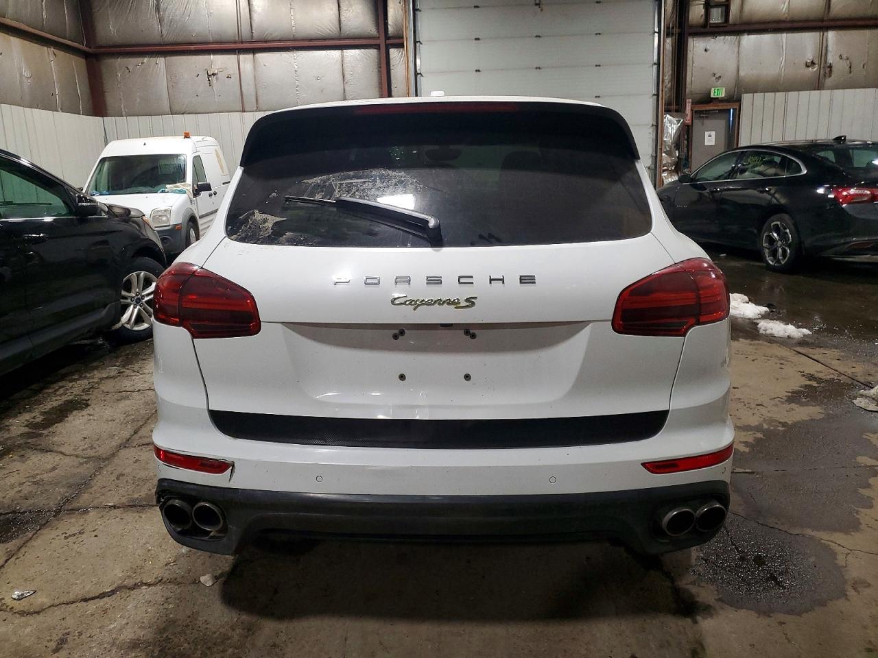 2016 PORSCHE CAYENNE