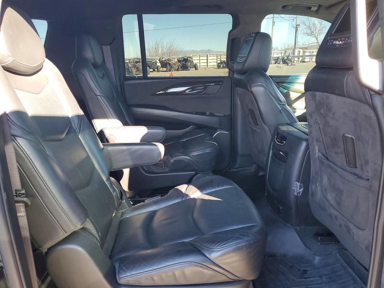 2016 CADILLAC Escalade ESV