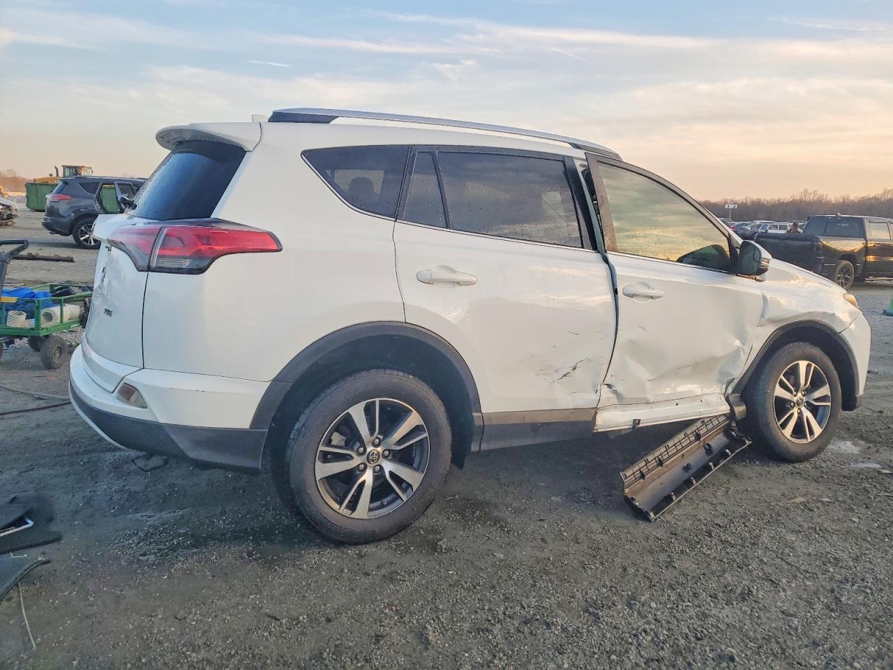 2016 TOYOTA RAV4