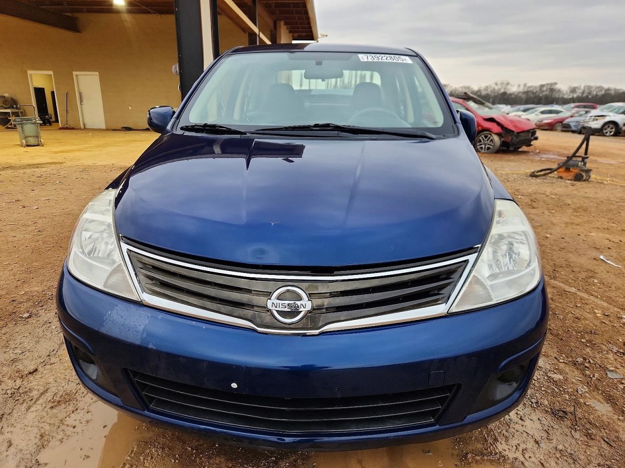 2011 NISSAN VERSA