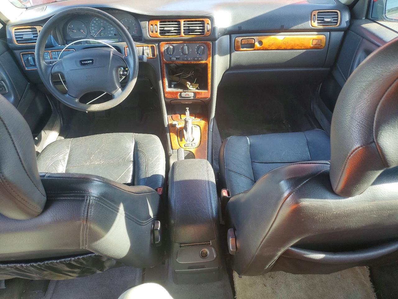 1998 VOLVO S70