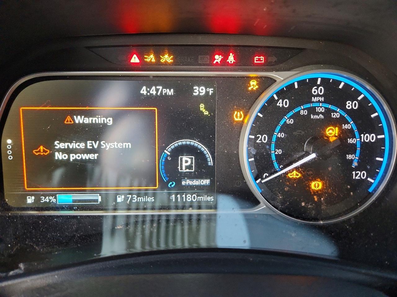 2024 NISSAN LEAF