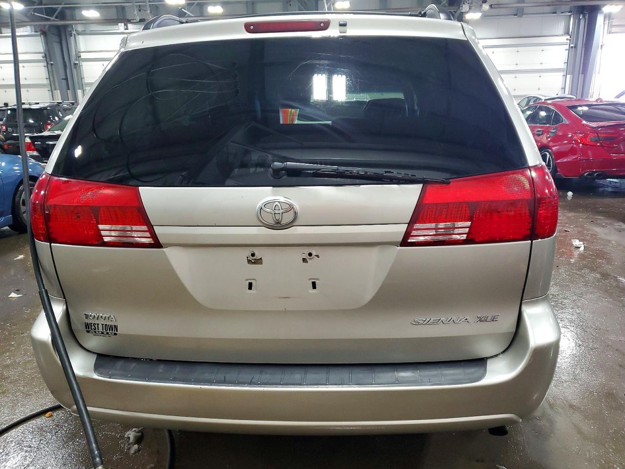 2005 TOYOTA SIENNA